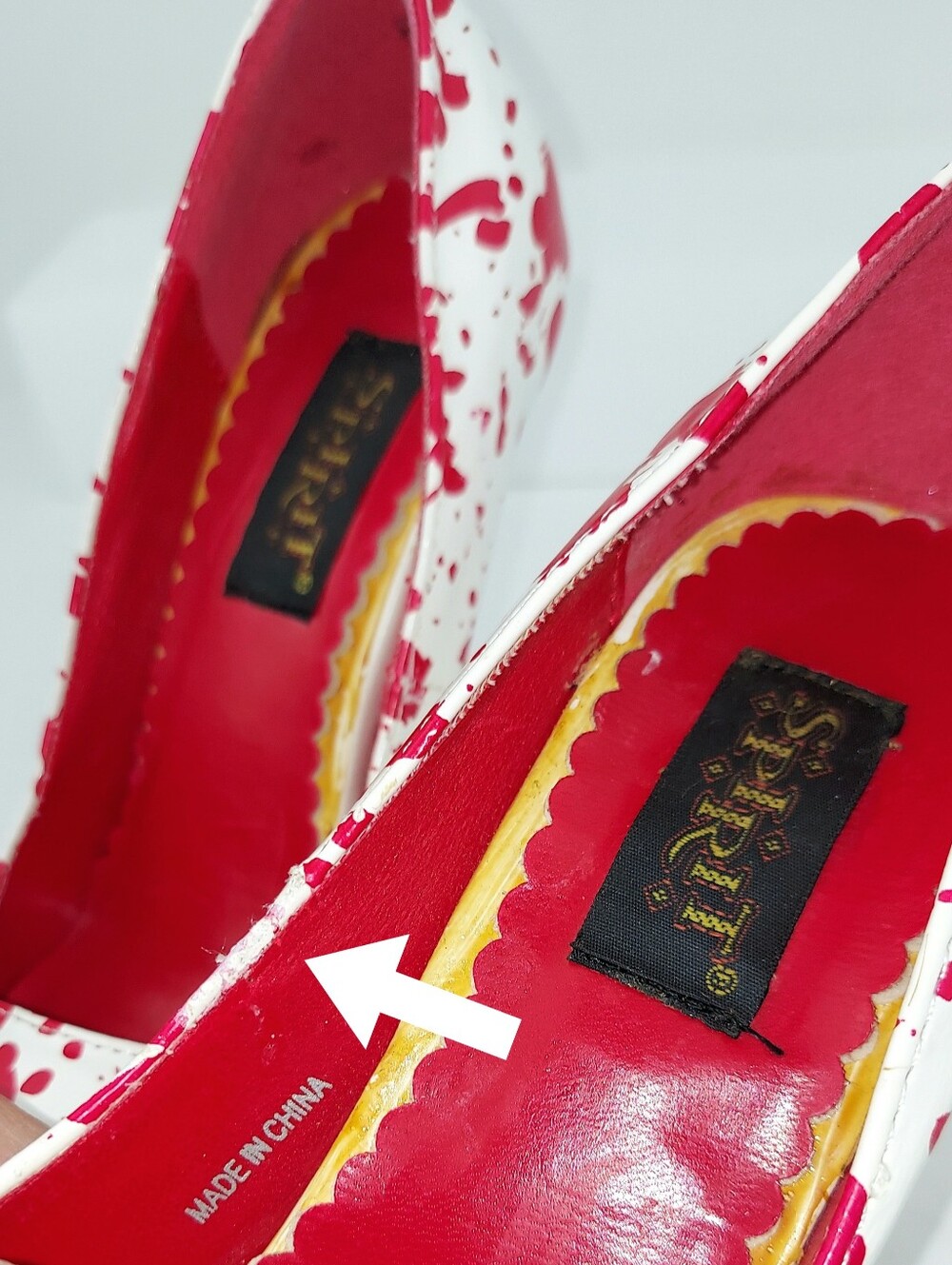 Spirit Halloween Red Splattered White Pumps Heels 7 - Picture 12 of 15